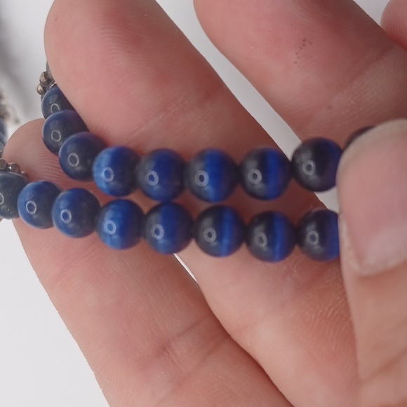 Avon Blue Catseye and Silvertone Necklace - Picture 5 of 6